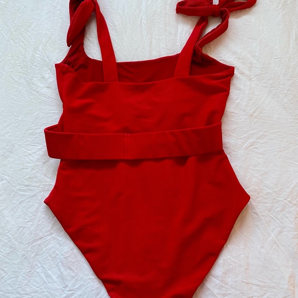Beach Riot Sydney Belted One-Piece Swimsuit - Picture 8 of 11